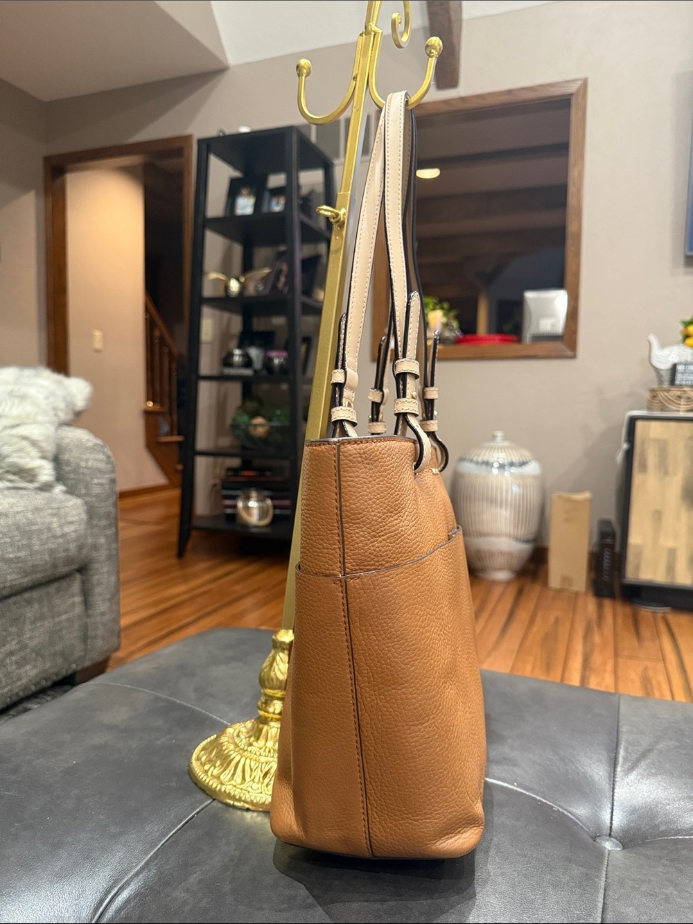 Michael Kors Bedford Medium Acorn/Gold Pebbled Leather Tote w/Front Slip Pockets - Picture 2 of 7